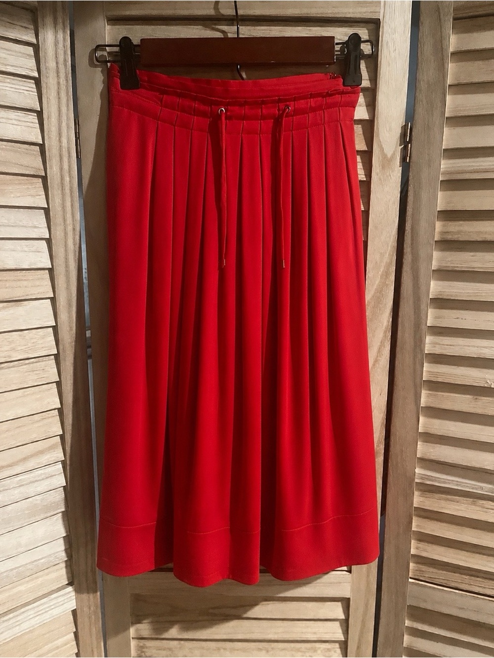 CLUB MONACO Red Pleated Midi Skirt